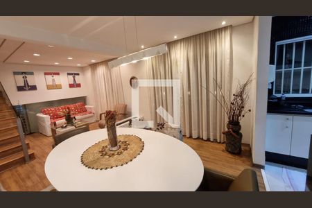 Casa à venda com 340m², 4 quartos e 2 vagas Casa à venda com 340m², 4 quartos e 2 vagasSala de Lareira e Jantar