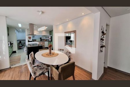 Casa à venda com 340m², 4 quartos e 2 vagas Casa à venda com 340m², 4 quartos e 2 vagasSala de Lareira e Jantar