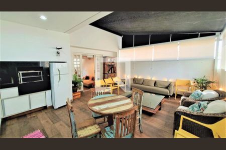 Casa à venda com 340m², 4 quartos e 2 vagas Casa à venda com 340m², 4 quartos e 2 vagasVaranda Gourmet