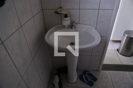 Casa à venda com 450m², 4 quartos e 4 vagasBanheiro de serviço