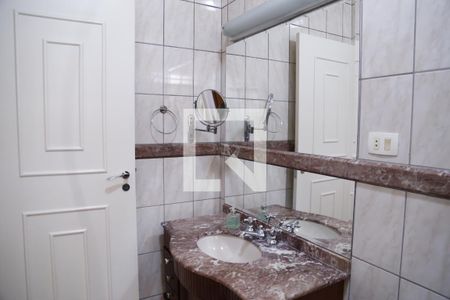 Casa à venda com 450m², 4 quartos e 4 vagasBanheiro da Suíte