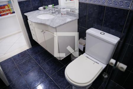 Casa à venda com 450m², 4 quartos e 4 vagasBanheiro Social 2