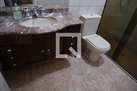 Casa à venda com 450m², 4 quartos e 4 vagasBanheiro da Suíte