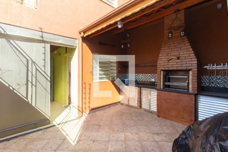 Casa à venda com 200m², 4 quartos e 2 vagas Casa à venda com 200m², 4 quartos e 2 vagasChurrasqueira