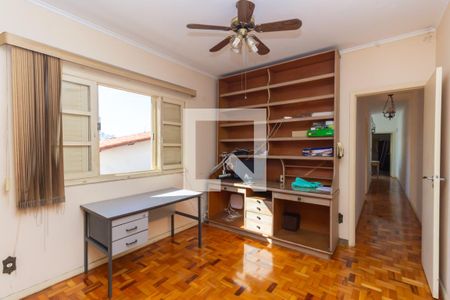 Casa à venda com 200m², 4 quartos e 2 vagas Casa à venda com 200m², 4 quartos e 2 vagasQuarto 4