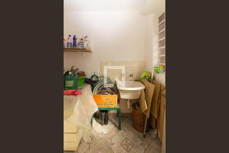 Casa à venda com 200m², 4 quartos e 2 vagas Casa à venda com 200m², 4 quartos e 2 vagasLavanderia