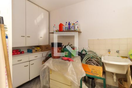 Casa à venda com 200m², 4 quartos e 2 vagas Casa à venda com 200m², 4 quartos e 2 vagasLavanderia