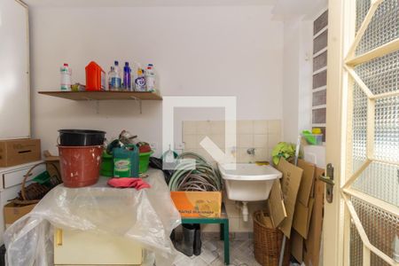 Casa à venda com 200m², 4 quartos e 2 vagas Casa à venda com 200m², 4 quartos e 2 vagasLavanderia