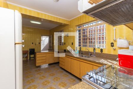 Casa à venda com 200m², 4 quartos e 2 vagas Casa à venda com 200m², 4 quartos e 2 vagasCozinha