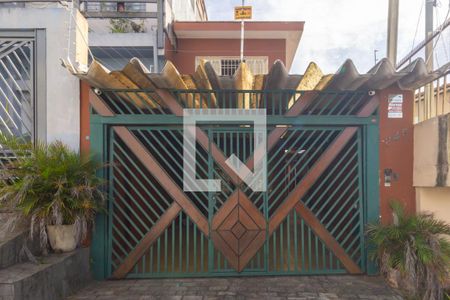 Casa à venda com 200m², 4 quartos e 2 vagas Casa à venda com 200m², 4 quartos e 2 vagasFachada