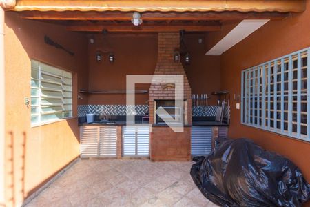 Casa à venda com 200m², 4 quartos e 2 vagas Casa à venda com 200m², 4 quartos e 2 vagasChurrasqueira