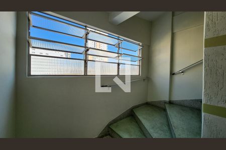 Apartamento para alugar com 152m², 2 quartos e 2 vagas Apartamento para alugar com 152m², 2 quartos e 2 vagasEscada