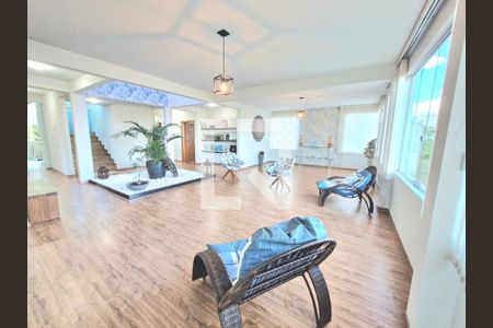 Casa à venda com 470m², 4 quartos e 2 vagasSala