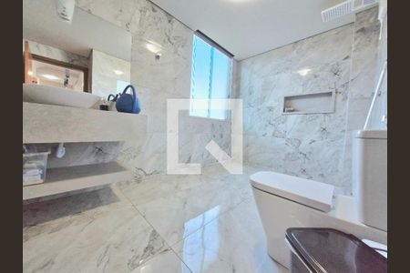 Casa à venda com 470m², 4 quartos e 2 vagasBanheiro 2