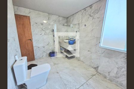 Casa à venda com 470m², 4 quartos e 2 vagasBanheiro 2