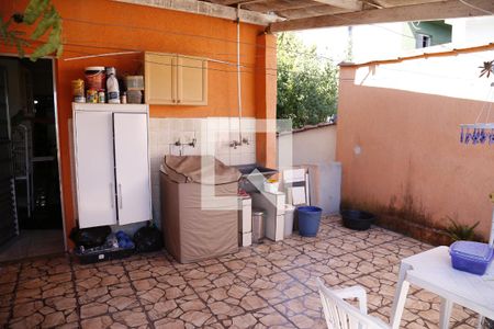 Casa à venda com 160m², 3 quartos e 1 vagaÁrea de Serviço