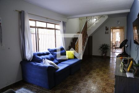 Casa à venda com 160m², 3 quartos e 1 vagaSala - Casa 2