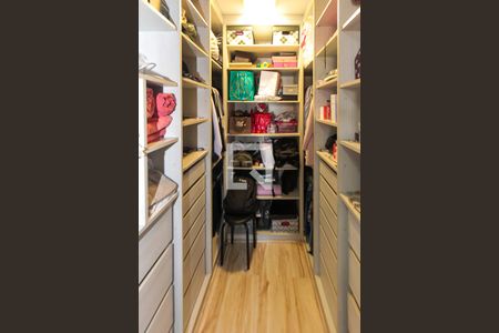 Apartamento à venda com 84m², 2 quartos e 2 vagasCloset