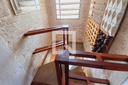 Casa à venda com 75m², 2 quartos e 1 vaga Casa à venda com 75m², 2 quartos e 1 vagaEscada