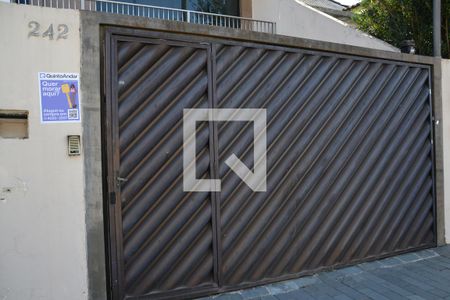 Casa à venda com 296m², 4 quartos e 5 vagasFachada