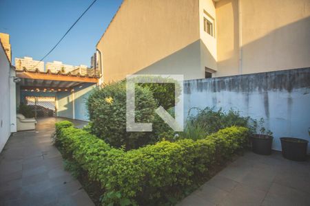 Casa à venda com 257m², 3 quartos e 3 vagas Casa à venda com 257m², 3 quartos e 3 vagasQuintal - Jardim