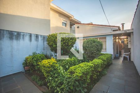 Casa à venda com 257m², 3 quartos e 3 vagas Casa à venda com 257m², 3 quartos e 3 vagasQuintal - Jardim