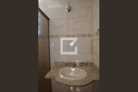 Casa à venda com 210m², 5 quartos e 2 vagasBanheiro da Suíte 2