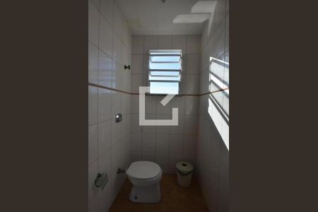 Casa à venda com 210m², 5 quartos e 2 vagasBanheiro de serviço