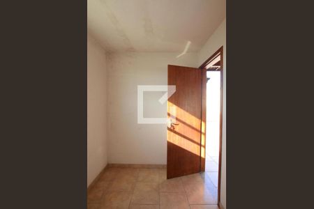 Casa à venda com 210m², 5 quartos e 2 vagasQuarto de Serviço