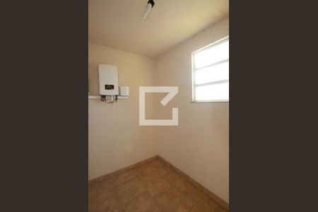 Casa à venda com 210m², 5 quartos e 2 vagasQuarto de Serviço