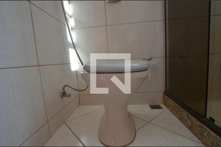 Casa à venda com 210m², 5 quartos e 2 vagasBanheiro Social 1