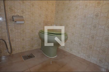 Casa à venda com 210m², 5 quartos e 2 vagasBanheiro Social 2