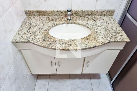 Casa de condomínio para alugar com 220m², 3 quartos e 2 vagasBanheiro da Suíte