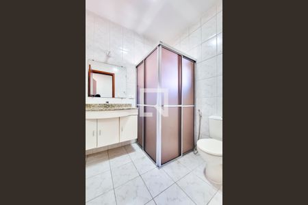 Casa de condomínio para alugar com 220m², 3 quartos e 2 vagasBanheiro da Suíte