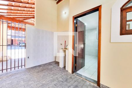 Casa de condomínio para alugar com 220m², 3 quartos e 2 vagasÁrea de Serviço