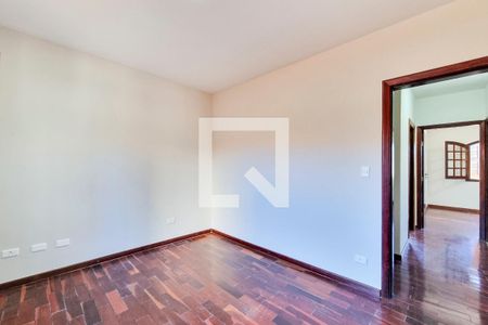 Casa de condomínio para alugar com 220m², 3 quartos e 2 vagasSuíte