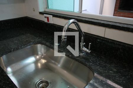 Casa de condomínio à venda com 100m², 3 quartos e 2 vagasCozinha - Torneira