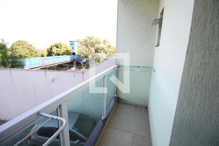 Casa de condomínio à venda com 100m², 3 quartos e 2 vagasSacada