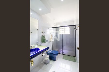 Casa à venda com 300m², 3 quartos e 4 vagas Casa à venda com 300m², 3 quartos e 4 vagasBanheiro da Suíte 2