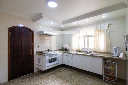 Casa à venda com 300m², 3 quartos e 4 vagas Casa à venda com 300m², 3 quartos e 4 vagasCozinha