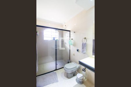 Casa à venda com 300m², 3 quartos e 4 vagas Casa à venda com 300m², 3 quartos e 4 vagasBanheiro da Suíte 3