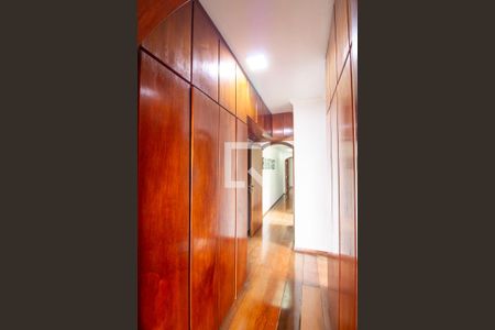 Casa à venda com 300m², 3 quartos e 4 vagas Casa à venda com 300m², 3 quartos e 4 vagasCloset da Suíte Master