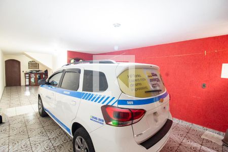 Casa à venda com 300m², 3 quartos e 4 vagas Casa à venda com 300m², 3 quartos e 4 vagasGaragem