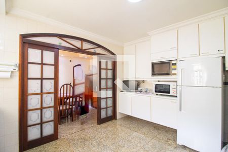 Casa à venda com 300m², 3 quartos e 4 vagas Casa à venda com 300m², 3 quartos e 4 vagasCozinha
