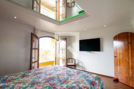 Casa à venda com 300m², 3 quartos e 4 vagas Casa à venda com 300m², 3 quartos e 4 vagasSuíte Master