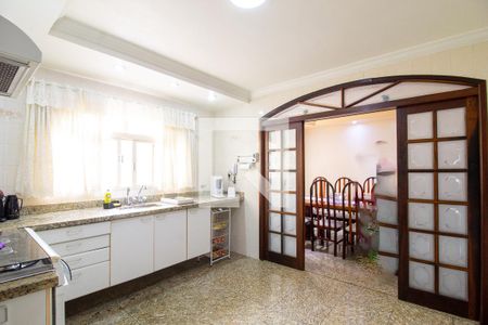 Casa à venda com 300m², 3 quartos e 4 vagas Casa à venda com 300m², 3 quartos e 4 vagasCozinha