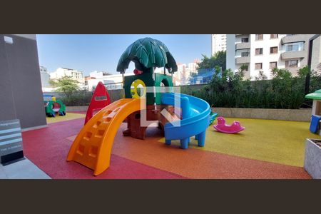 Apartamento à venda com 133m², 3 quartos e 3 vagas Apartamento à venda com 133m², 3 quartos e 3 vagasÁrea comum - Playground