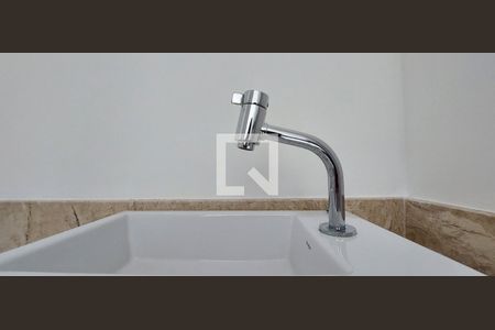 Apartamento à venda com 133m², 3 quartos e 3 vagas Apartamento à venda com 133m², 3 quartos e 3 vagasBanheiro social