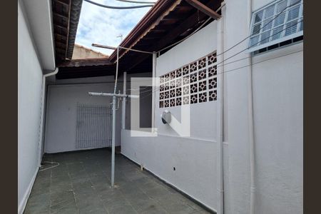 Casa à venda com 110m², 2 quartos e 3 vagas Casa à venda com 110m², 2 quartos e 3 vagasQuintal