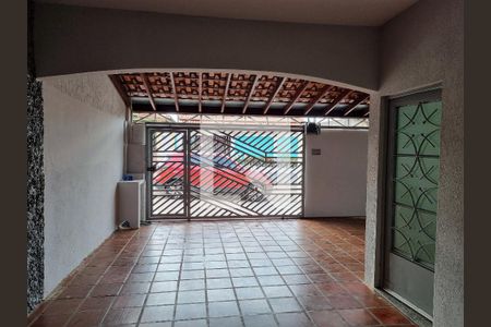 Casa à venda com 110m², 2 quartos e 3 vagas Casa à venda com 110m², 2 quartos e 3 vagasGaragem